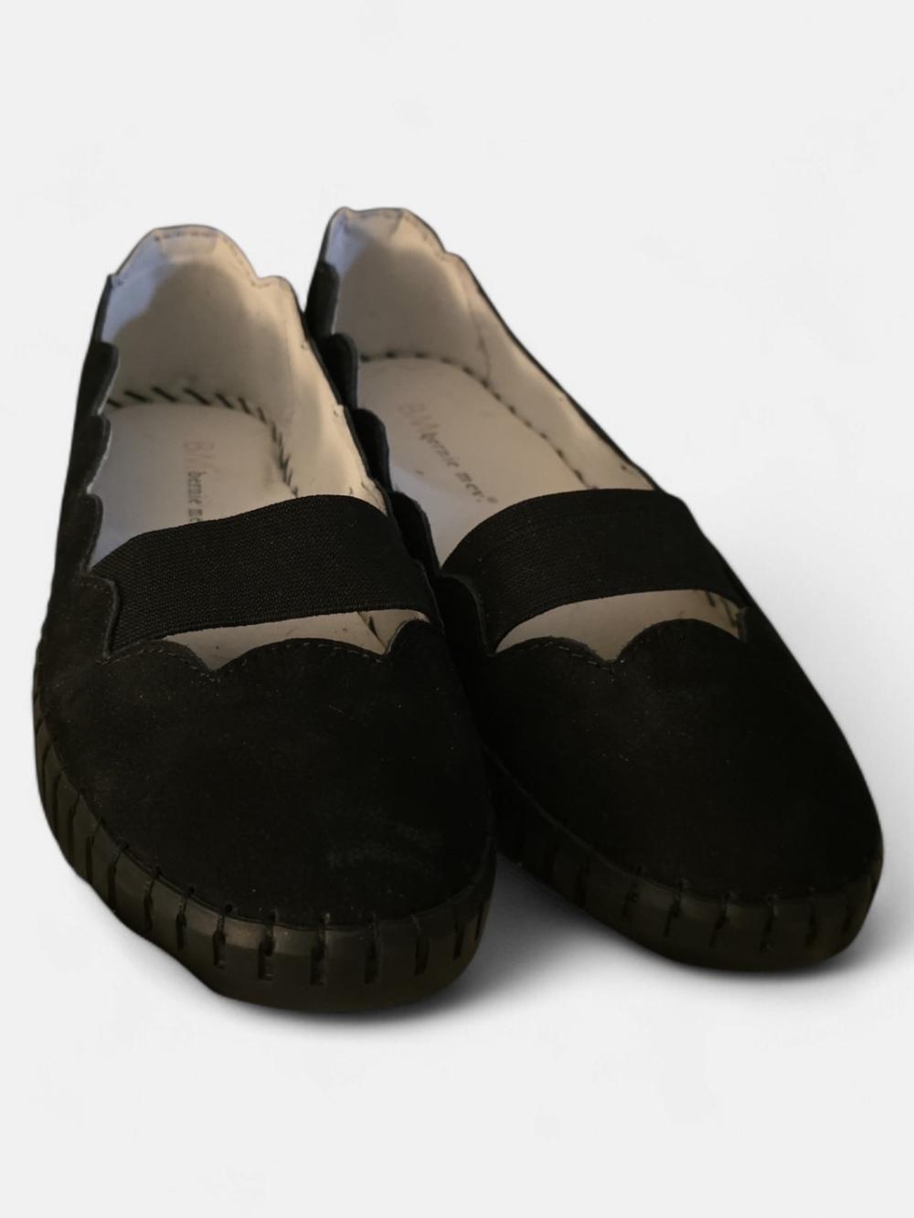bernie mev. Black Scalloped Slip-On Loafers with Elastic Strap